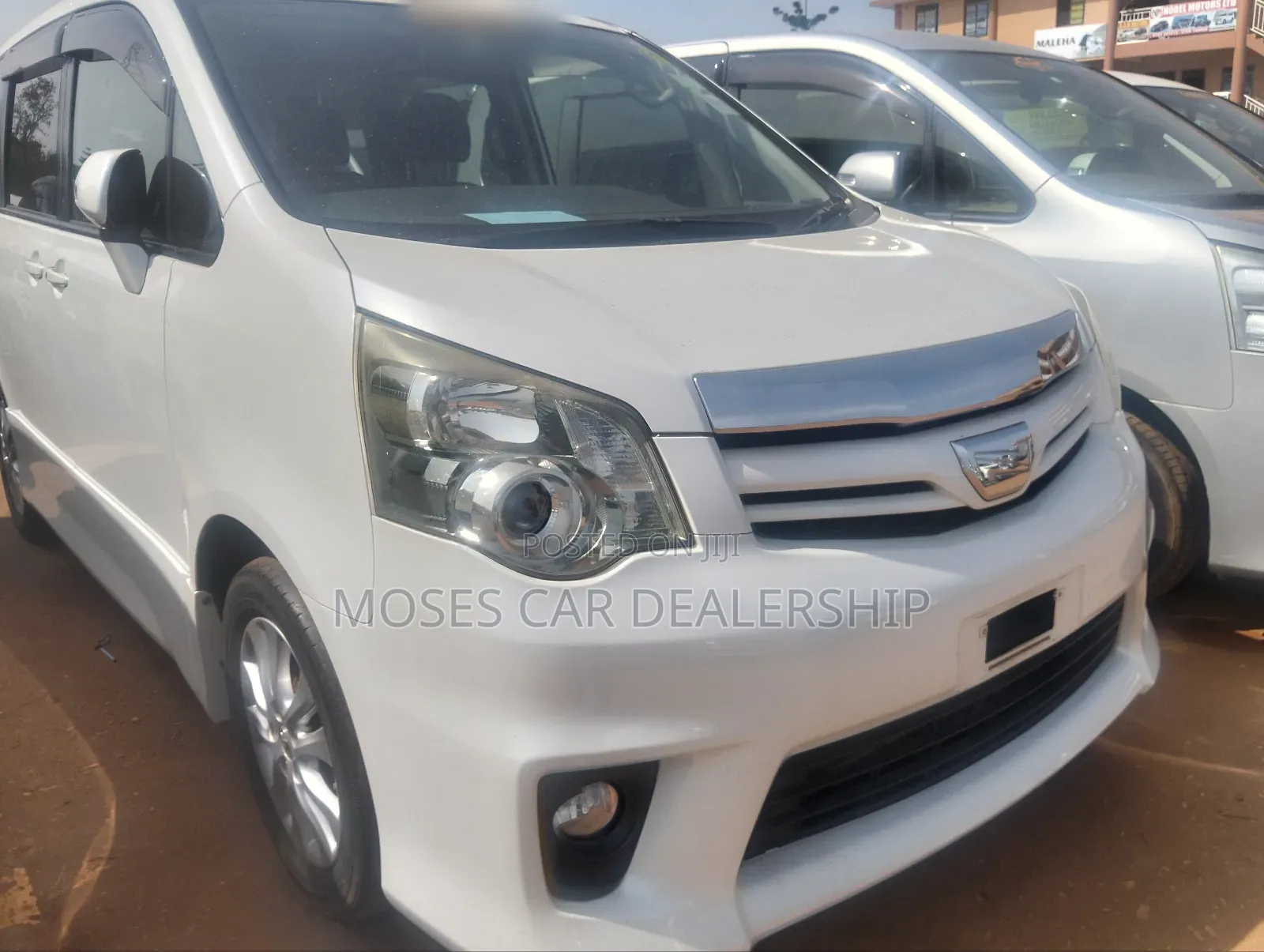 Toyota Noah 2012 White