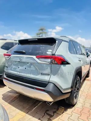 Toyota RAV4 Adventure 2019 Green
