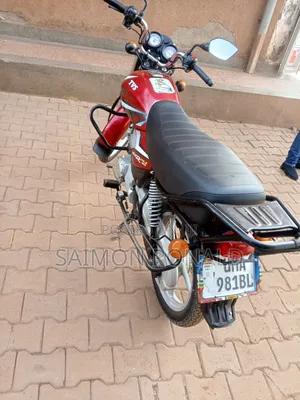 TVS HLX 125 2025 Red