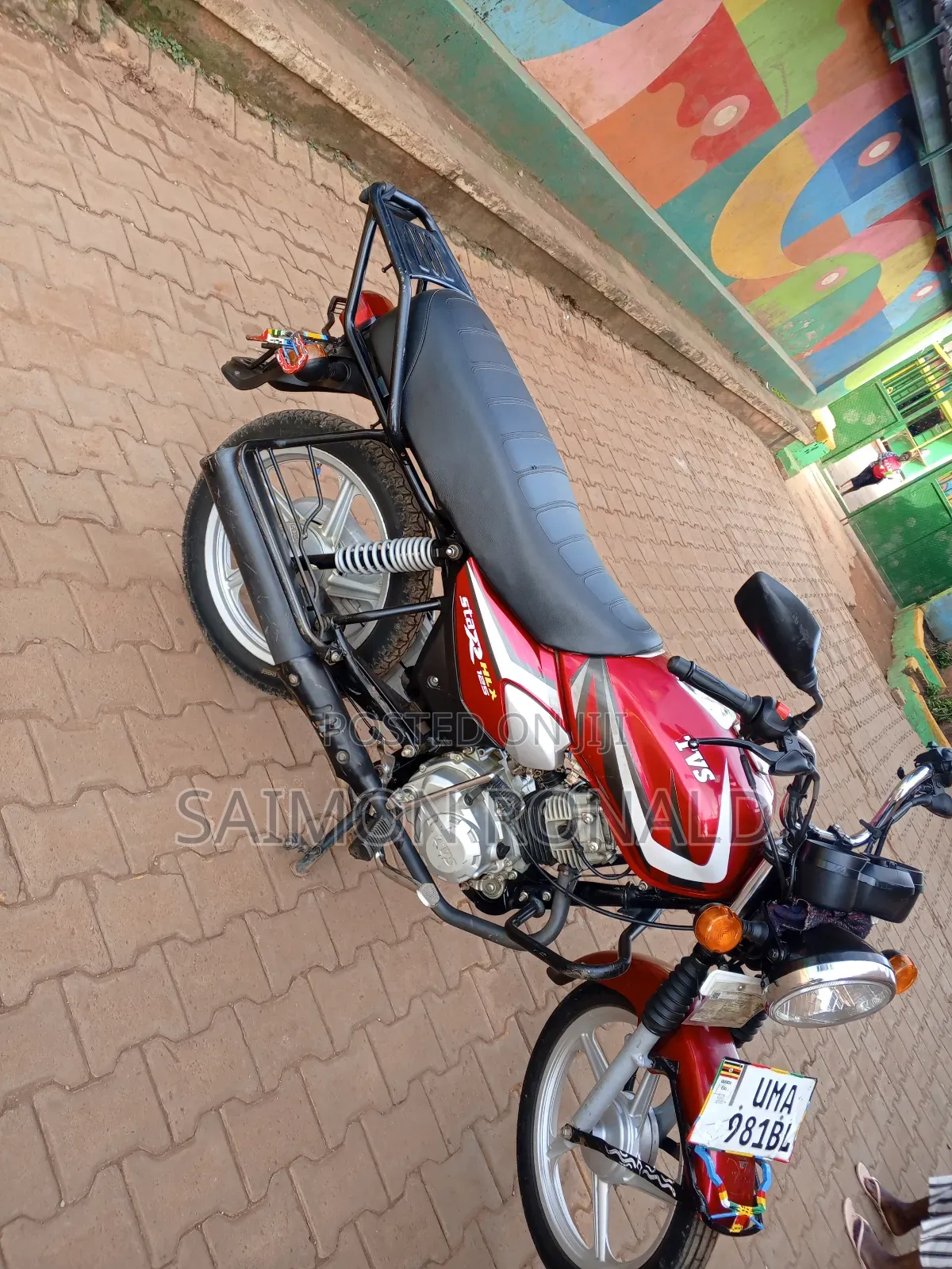 TVS HLX 125 2025 Red