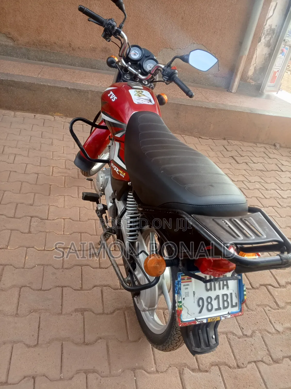 TVS HLX 125 2025 Red