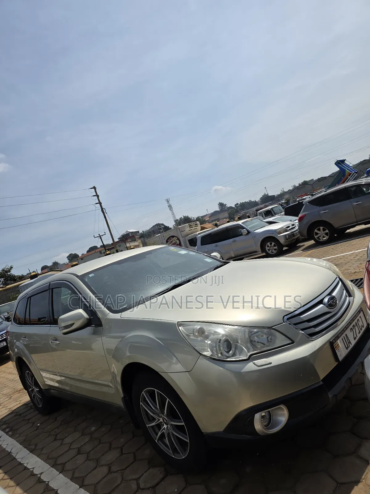 Subaru Outback 2.5i Limited 2011 Gold