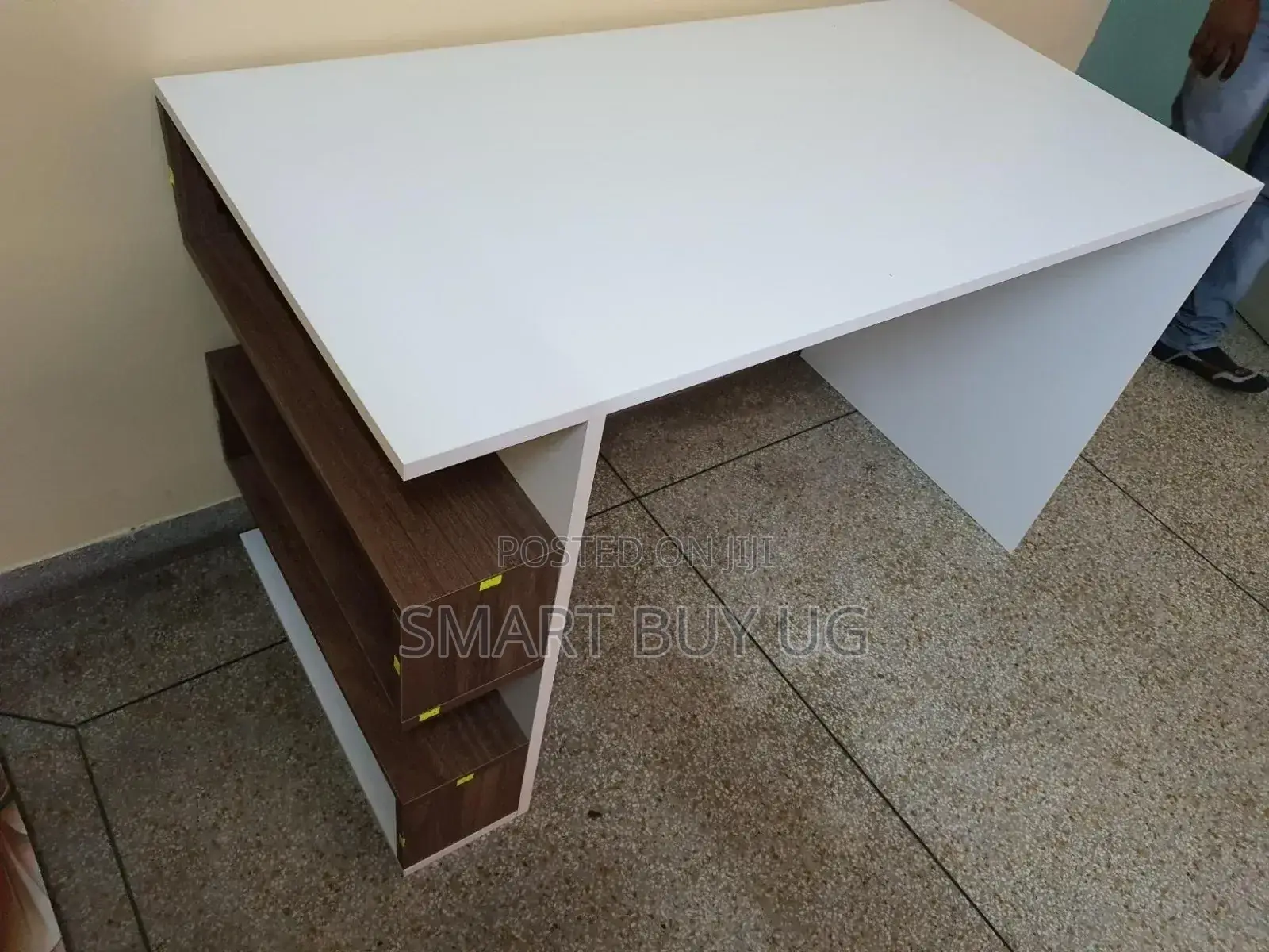 Study Desk / Office Table – Modern Reading Desk for Home Use