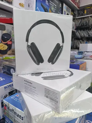 Apple Airpods Max Wireless Headphones Over-Ear Headphones.