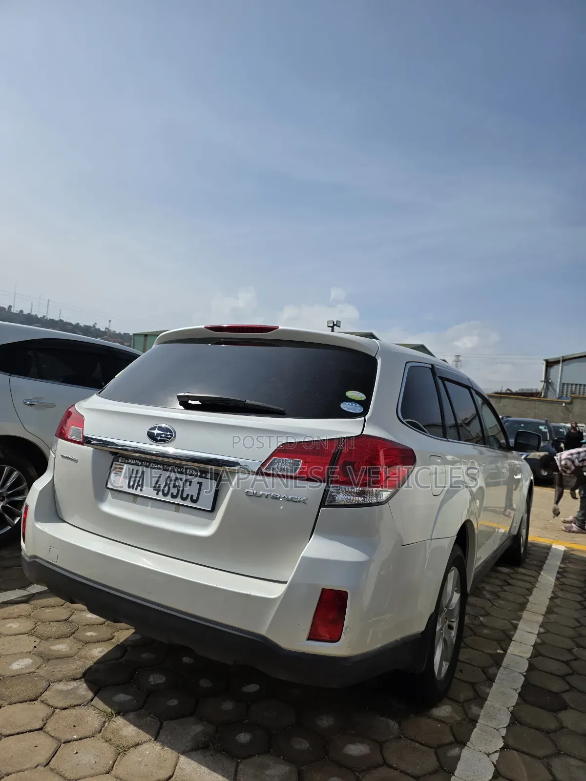Subaru Outback 2.5i Limited 2011 Pearl