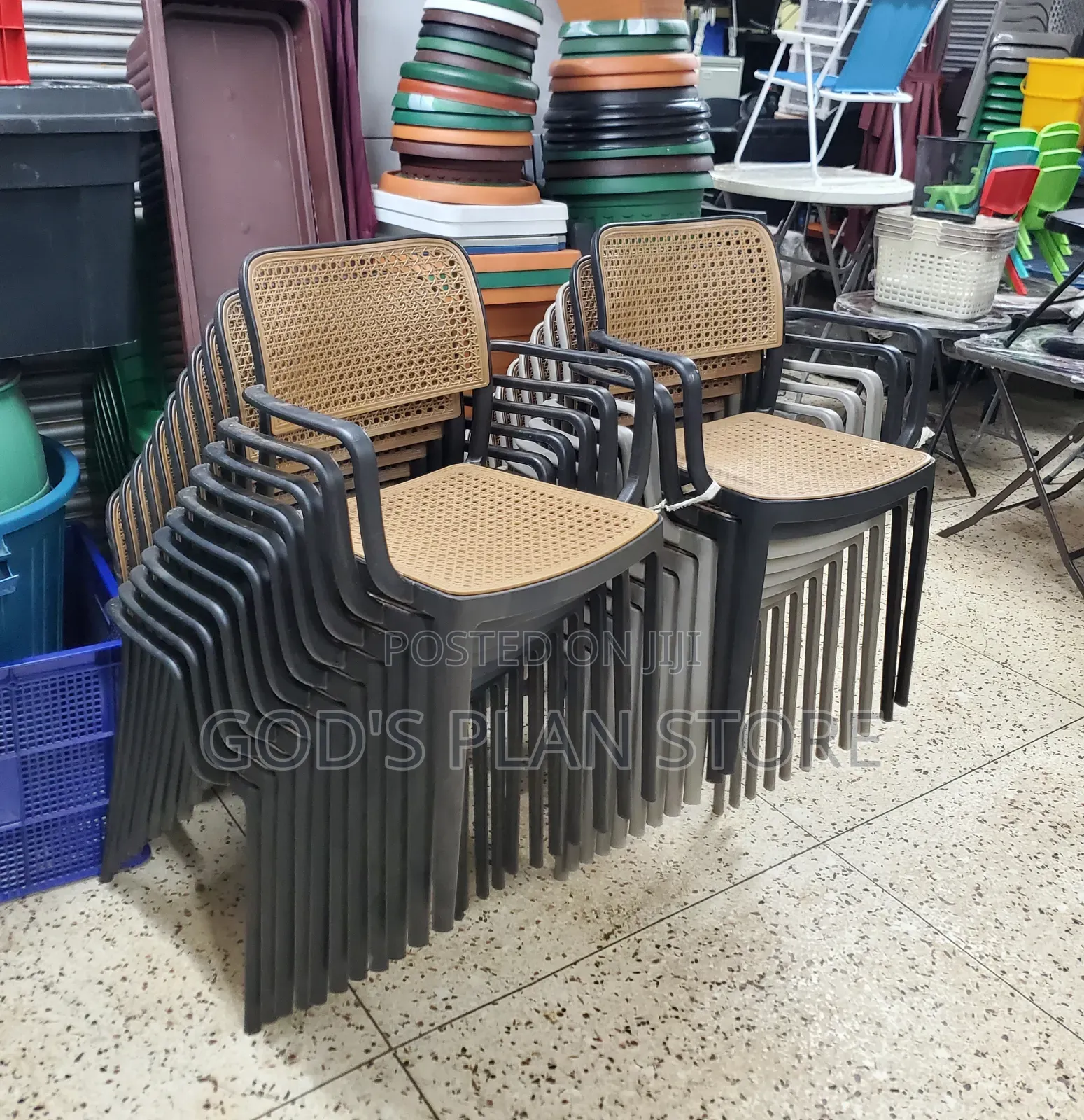 Resistance Armed Plastic Chairs Plastic Chairs