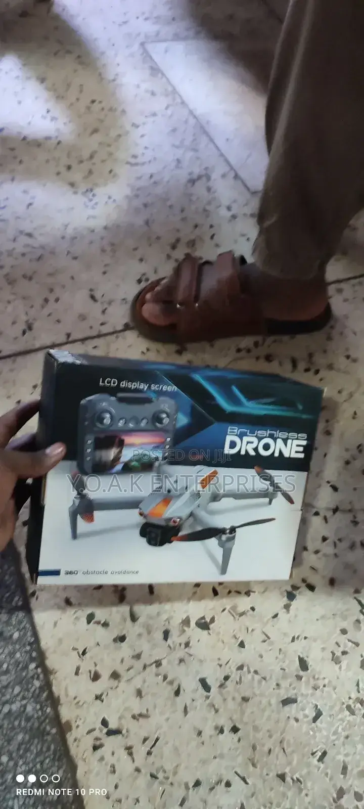 Brightake Drone With an Integrated Screen Remote Control