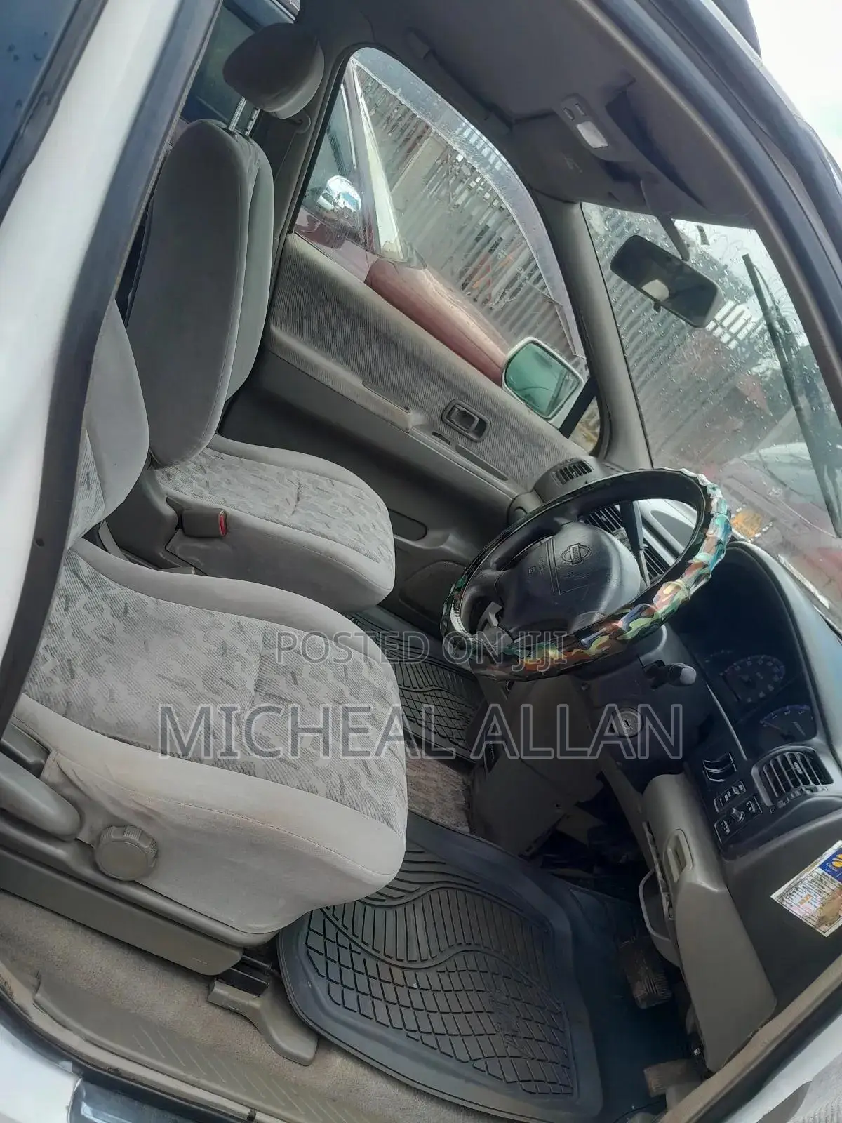 Nissan Rogue 2003 White