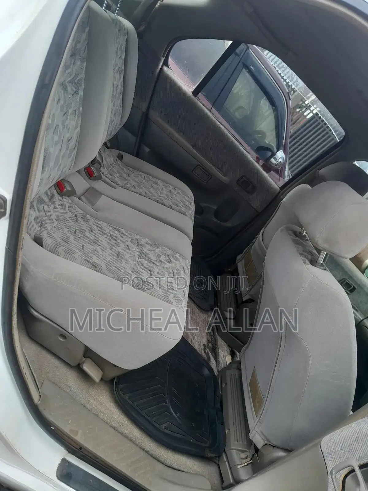 Nissan Rogue 2003 White