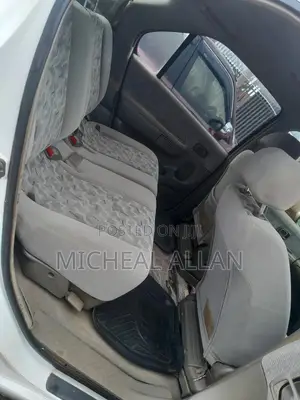 Nissan Rogue 2003 White