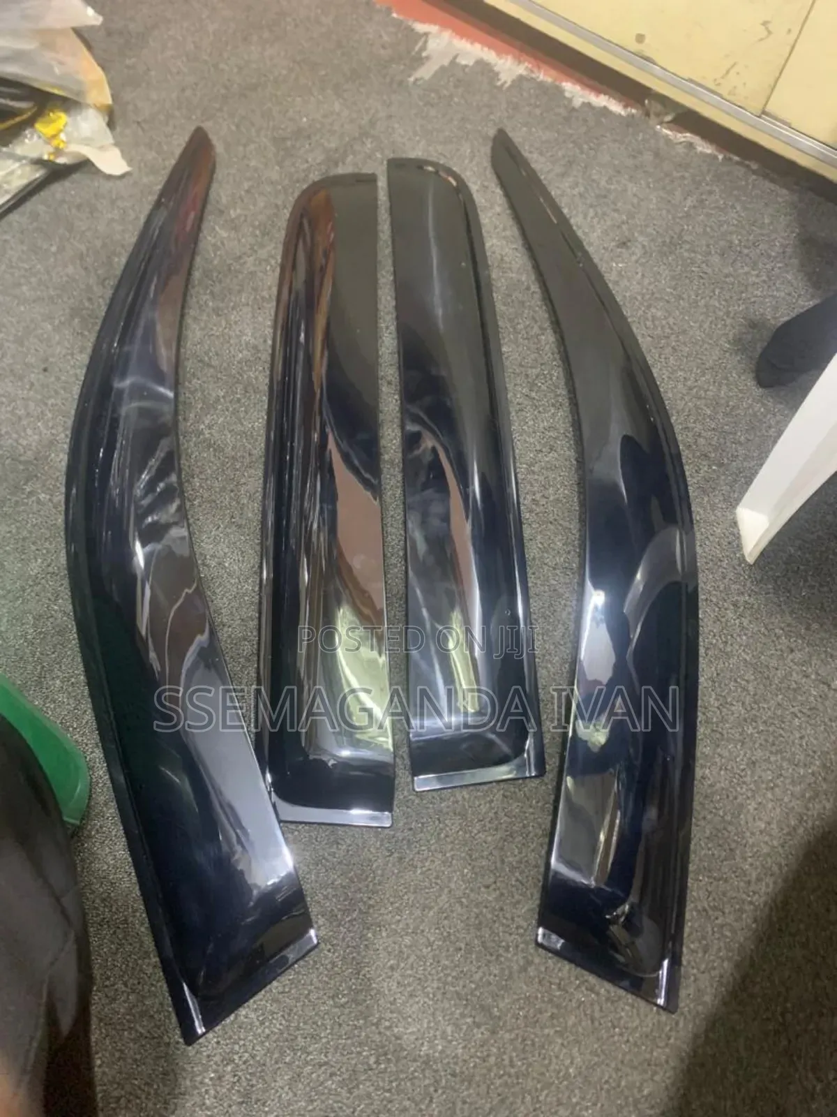 Hilux 2006 Rainguards