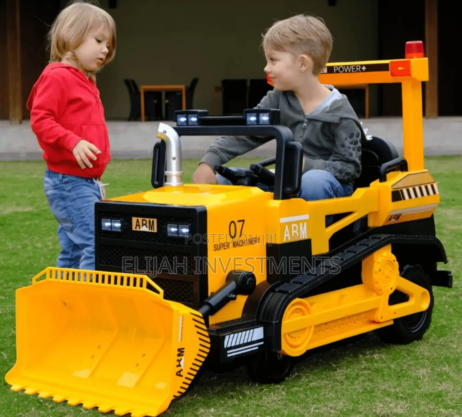 Childrens 12v Battery Powered Sit-on Bulldozer With Scoop