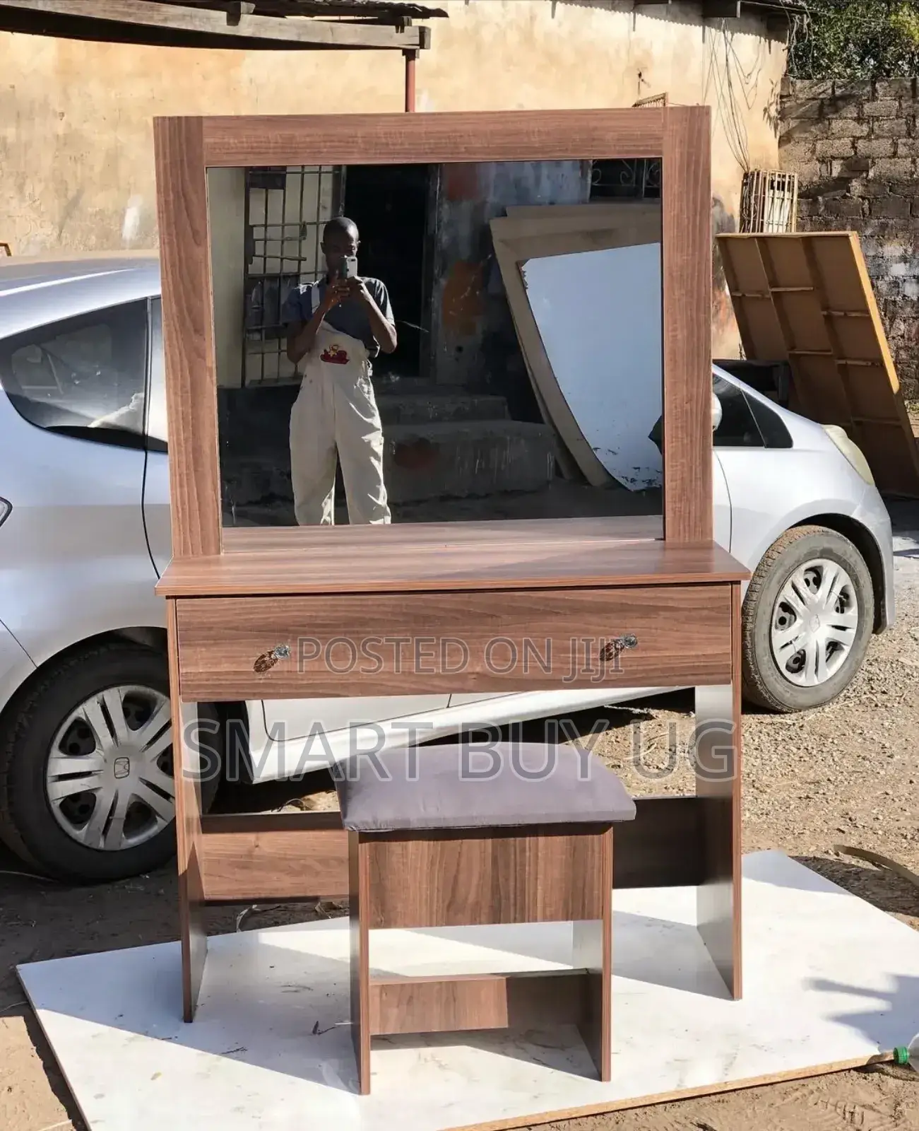 Dressing Mirror/Dressing Table Elegant Modern Makeup Stand