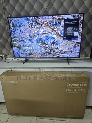 43 Inch Samsung Du70100 Uhd Crystal With Processor New Box
