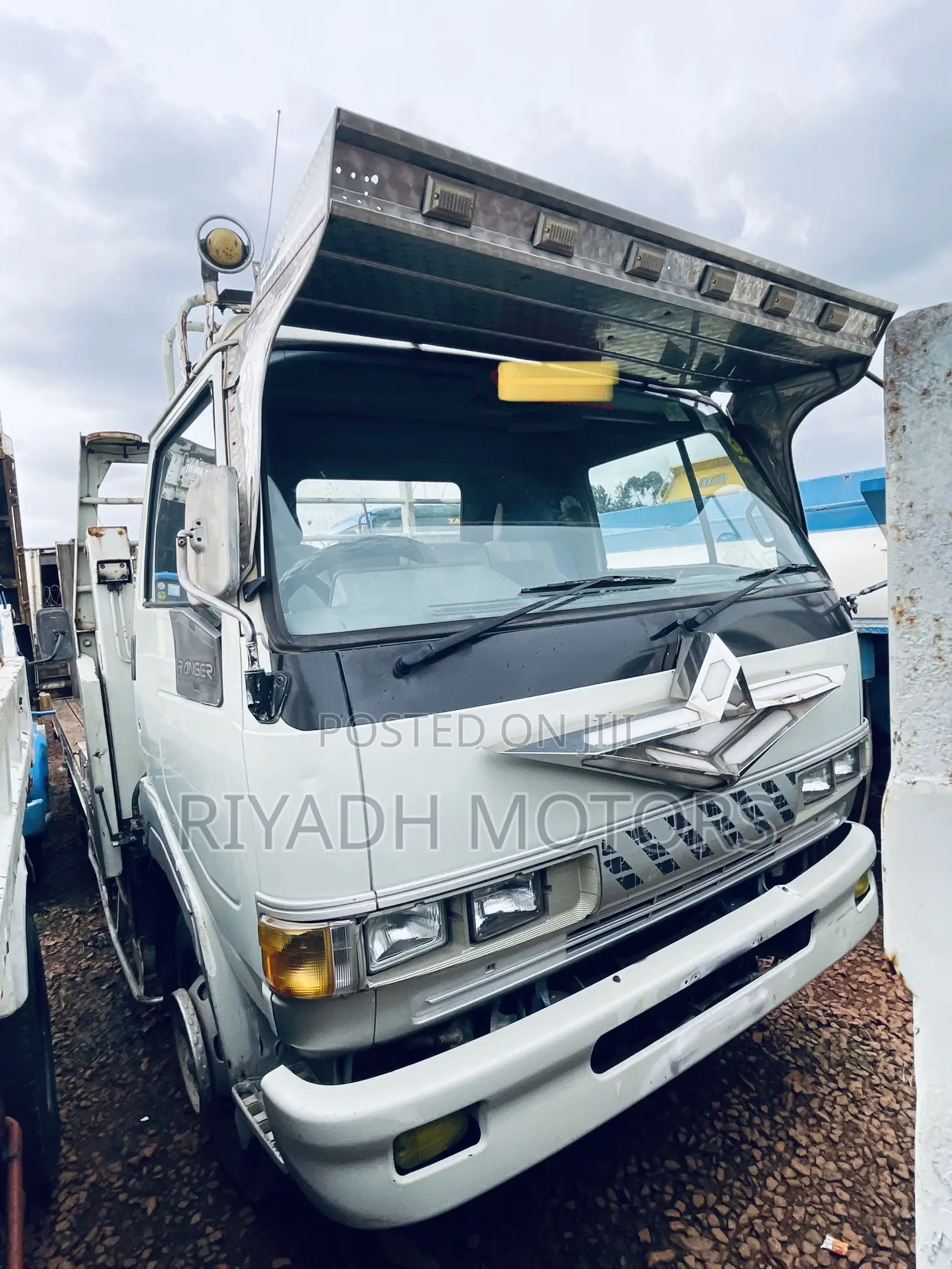 Hino Car Carrier