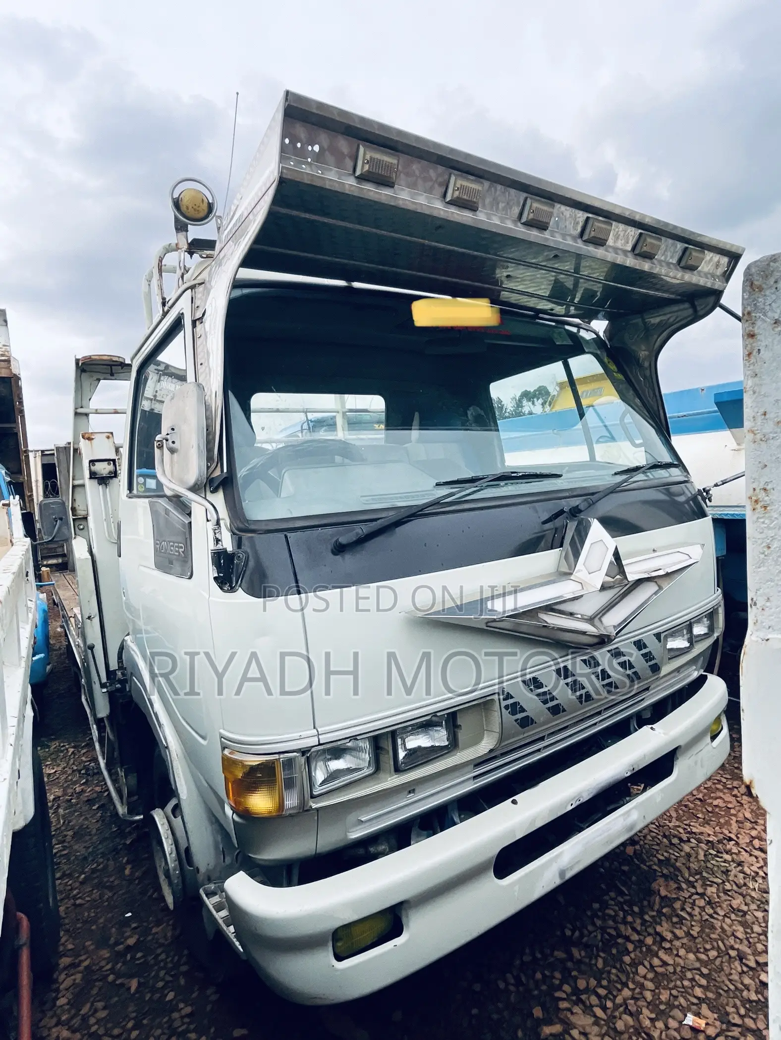 Hino Car Carrier