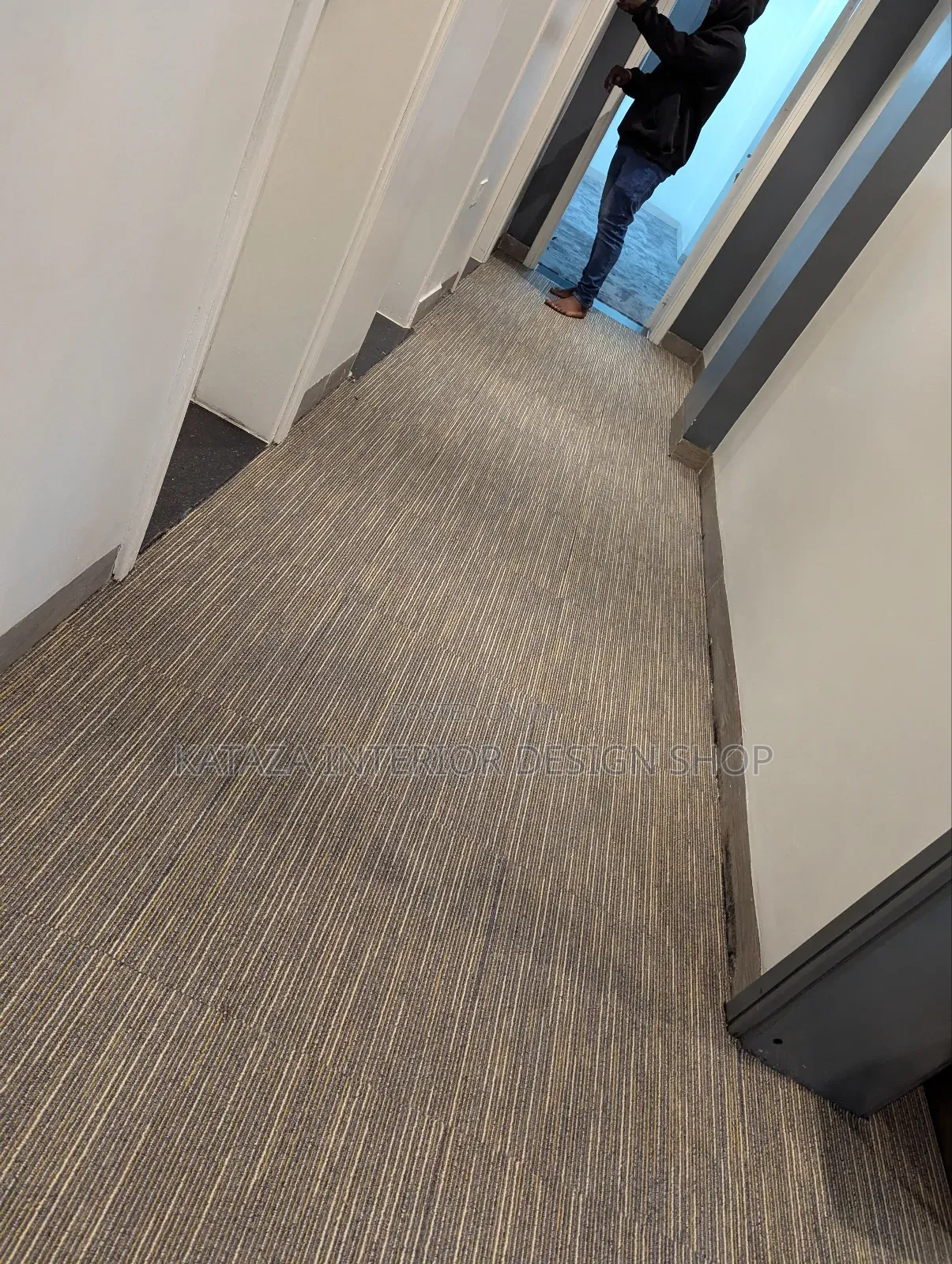 Brown Office Woolen Tile Floor Carpets