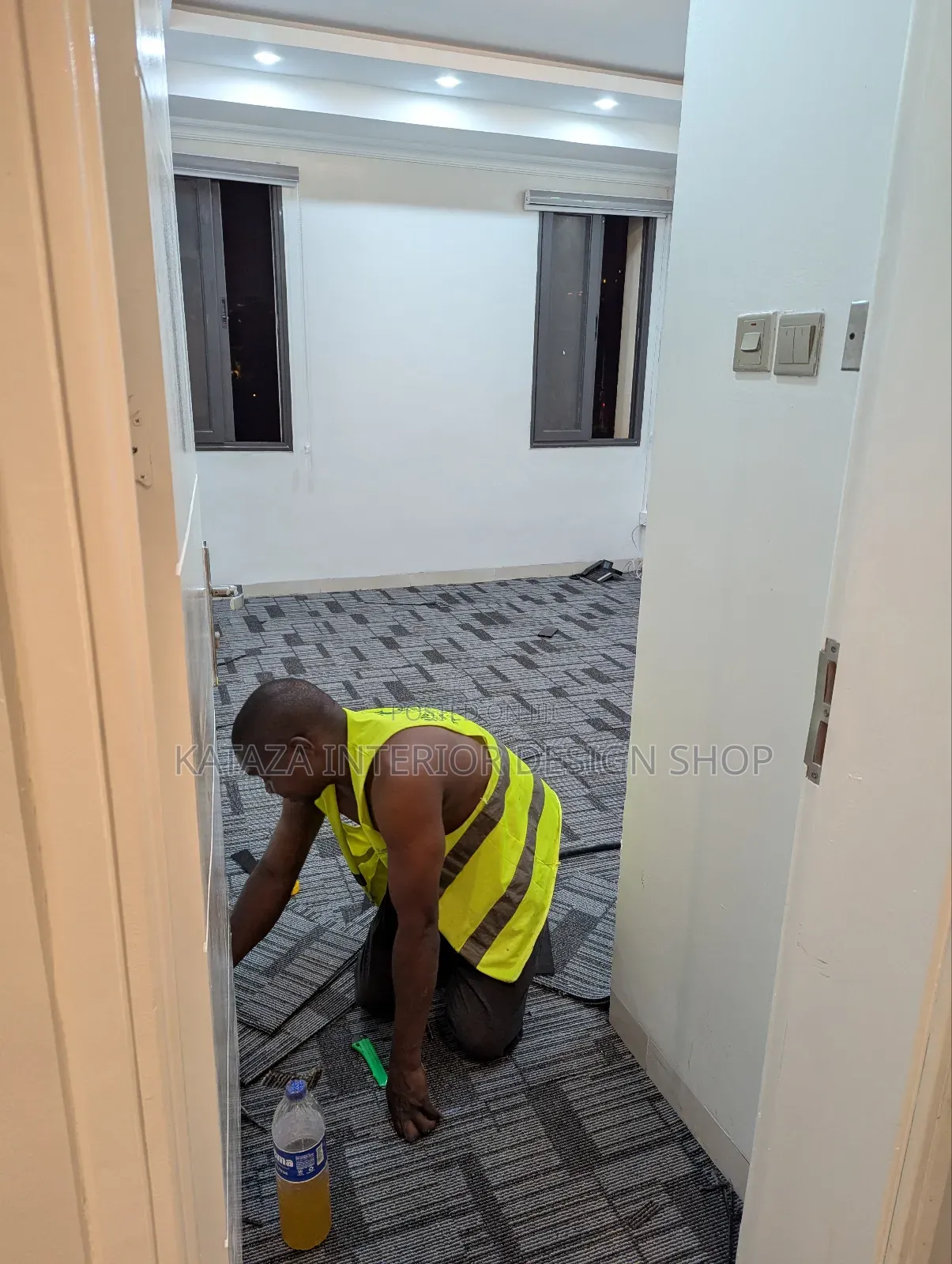 Executive Woolen Tile Floor Carpets