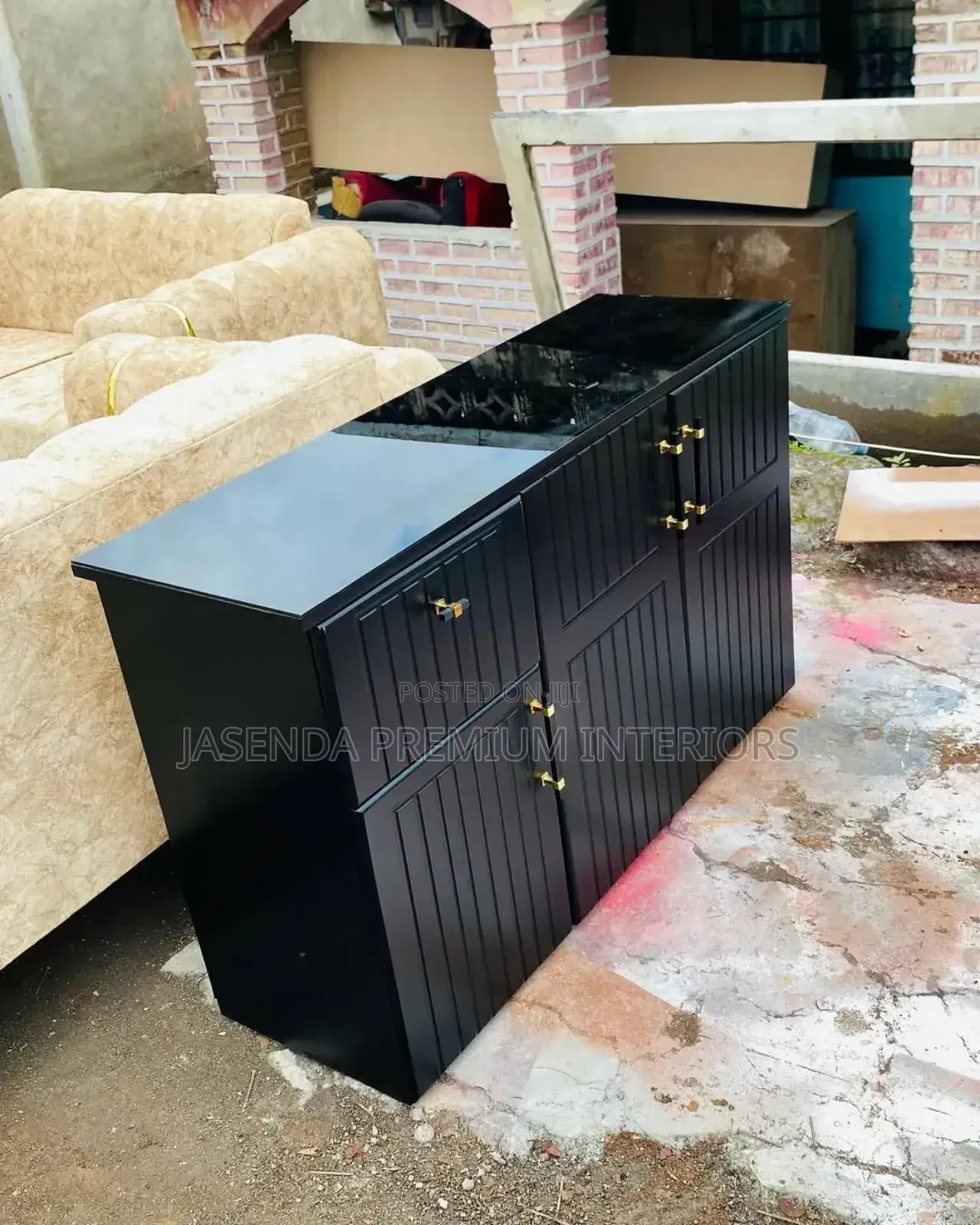 Kitchen Cabinet Units – Elegant and Strong Wooden Designs