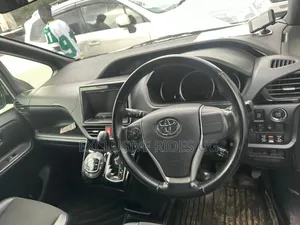 Toyota Noah 2.0 FWD (7 Seater) 2017 White