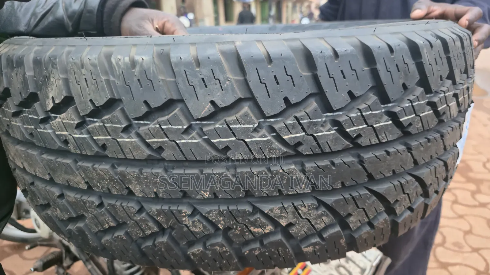 275/55r20 All Terrain Maxtrek Tyre