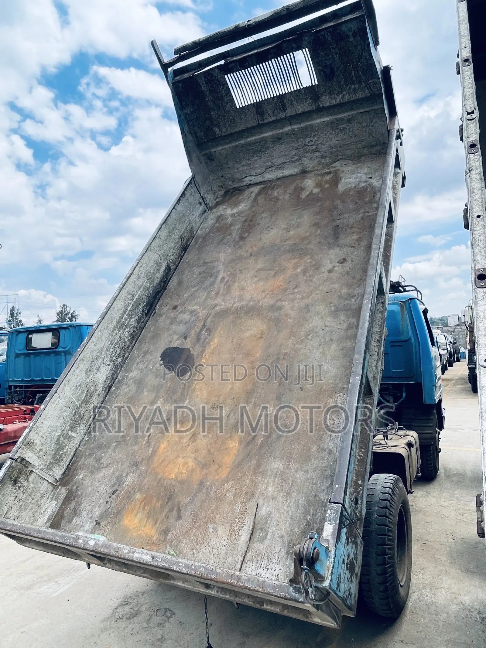 Isuzu Tipper Double Light Blue Color