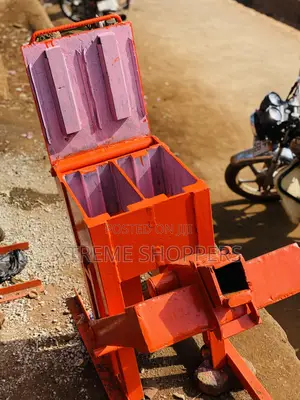 International Machine / Interlocking Block Machine