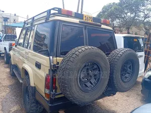 Toyota Land Cruiser Prado 2004 Gold