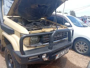 Toyota Land Cruiser Prado 2004 Gold