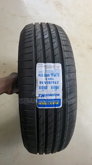 215/65r16 Maxtrek