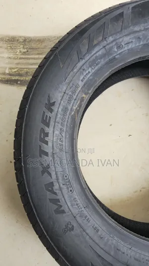 215/65r16 Maxtrek