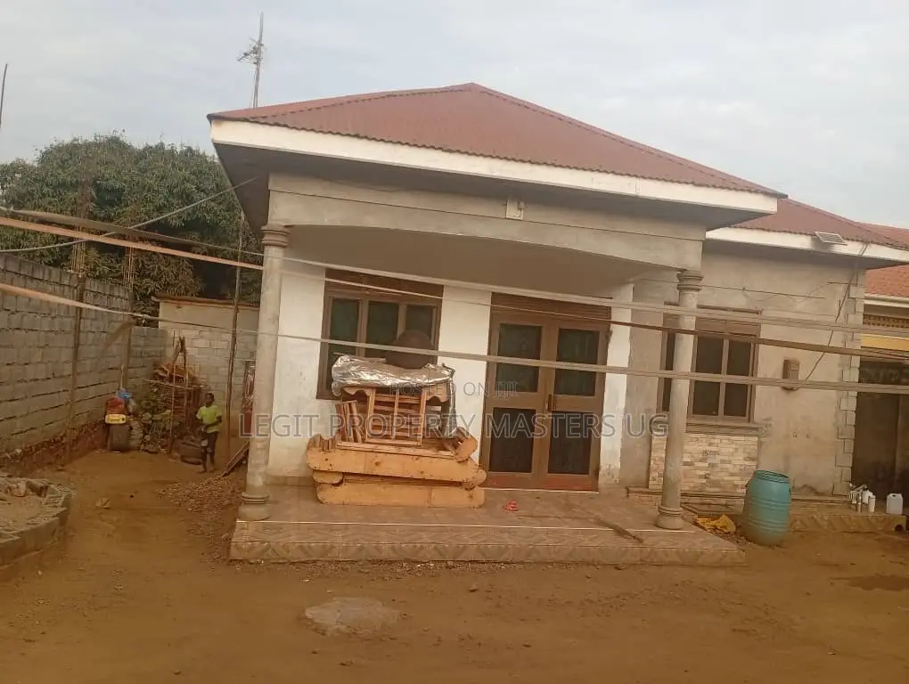 2bdrm Bungalow in Ssebugwawo Estate, Katabi for sale