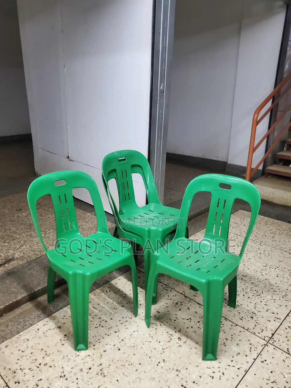 Plastic Chairs Plastic Chairs for Church/Compound,Gardens and Bars