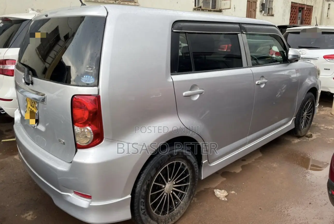 Toyota Corolla Rumion Hatchback 1.5 FWD 2009 Silver