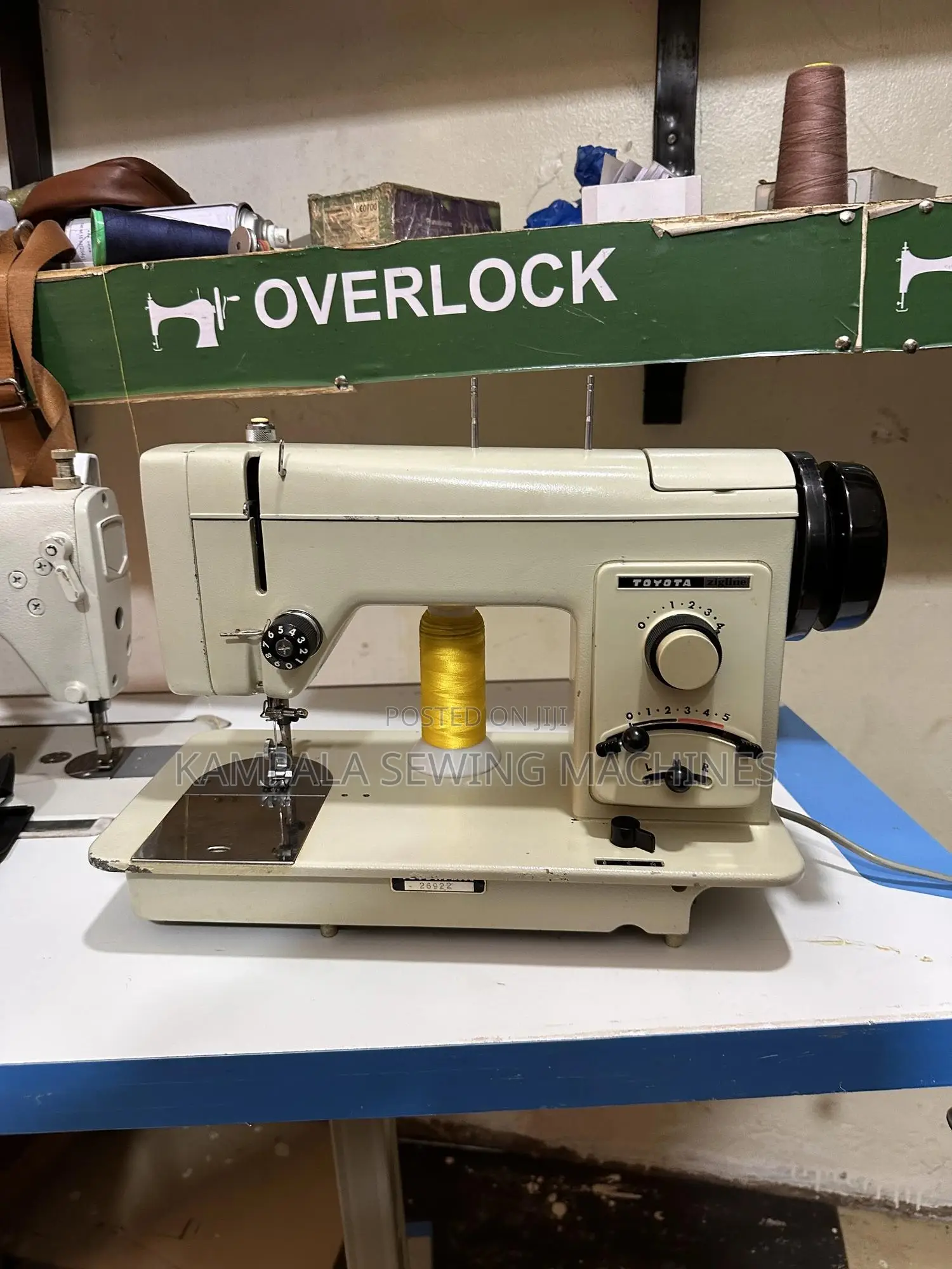 Zigzag Design Sewing Machines With Manual Local Stand Warranty Given