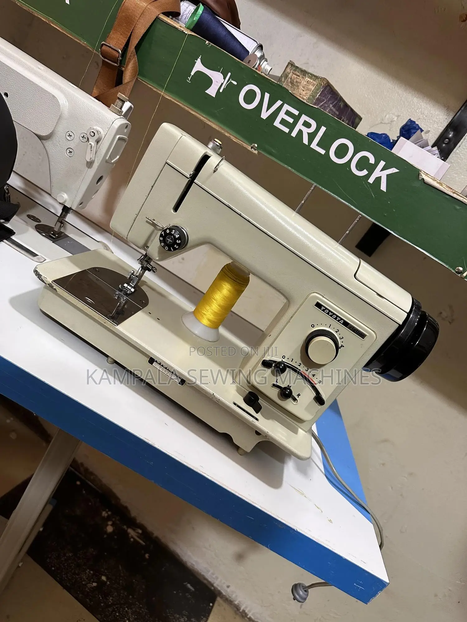 Zigzag Design Sewing Machines With Manual Local Stand Warranty Given