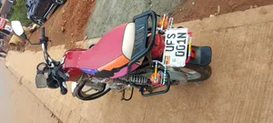TVS HLX 125 2022 Red