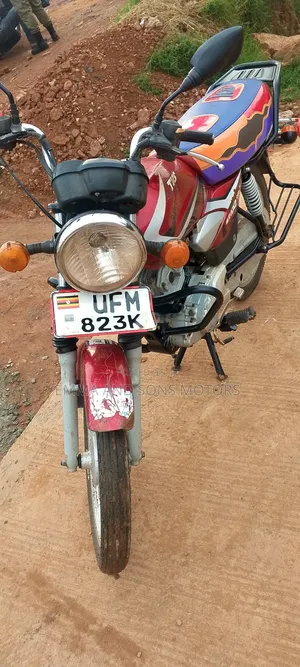 TVS HLX 125 2022 Red