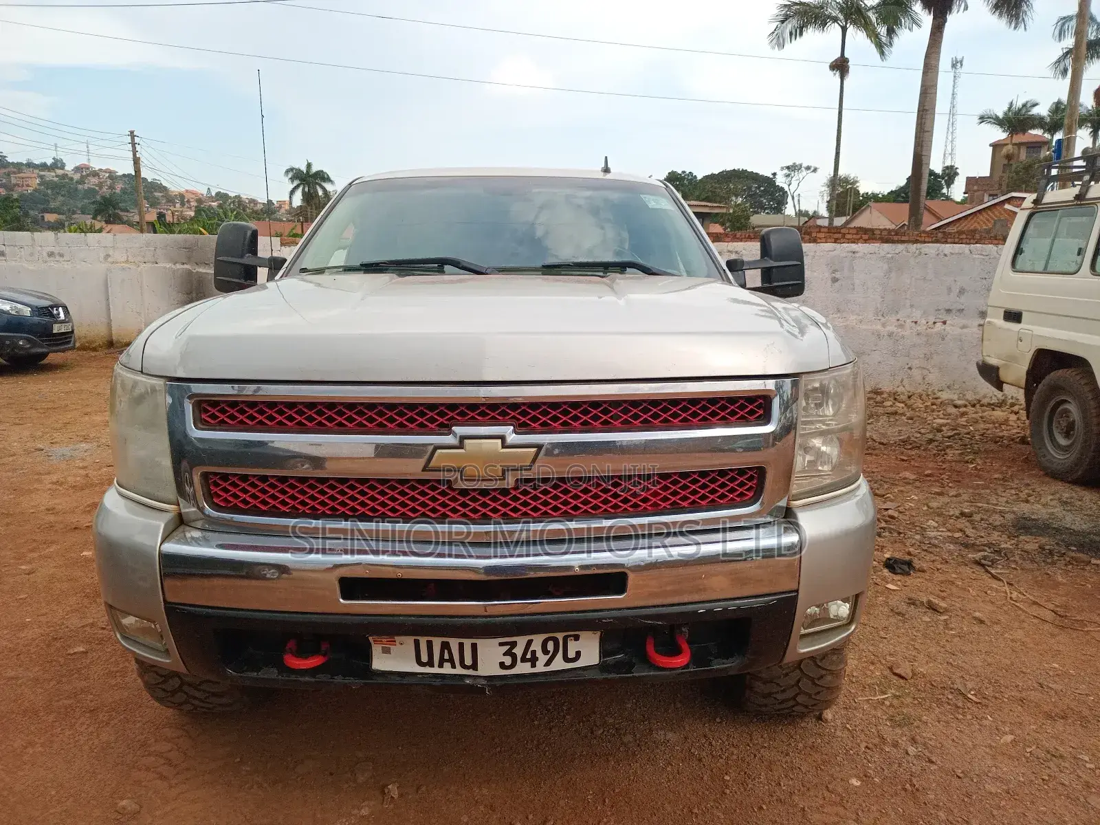 Chevrolet Silverado 2010 Silver
