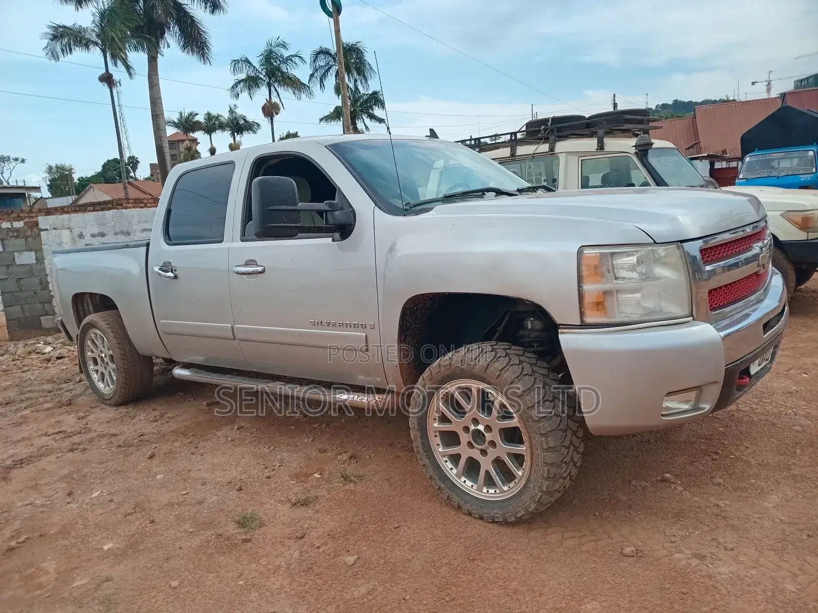 Chevrolet Silverado 2010 Silver