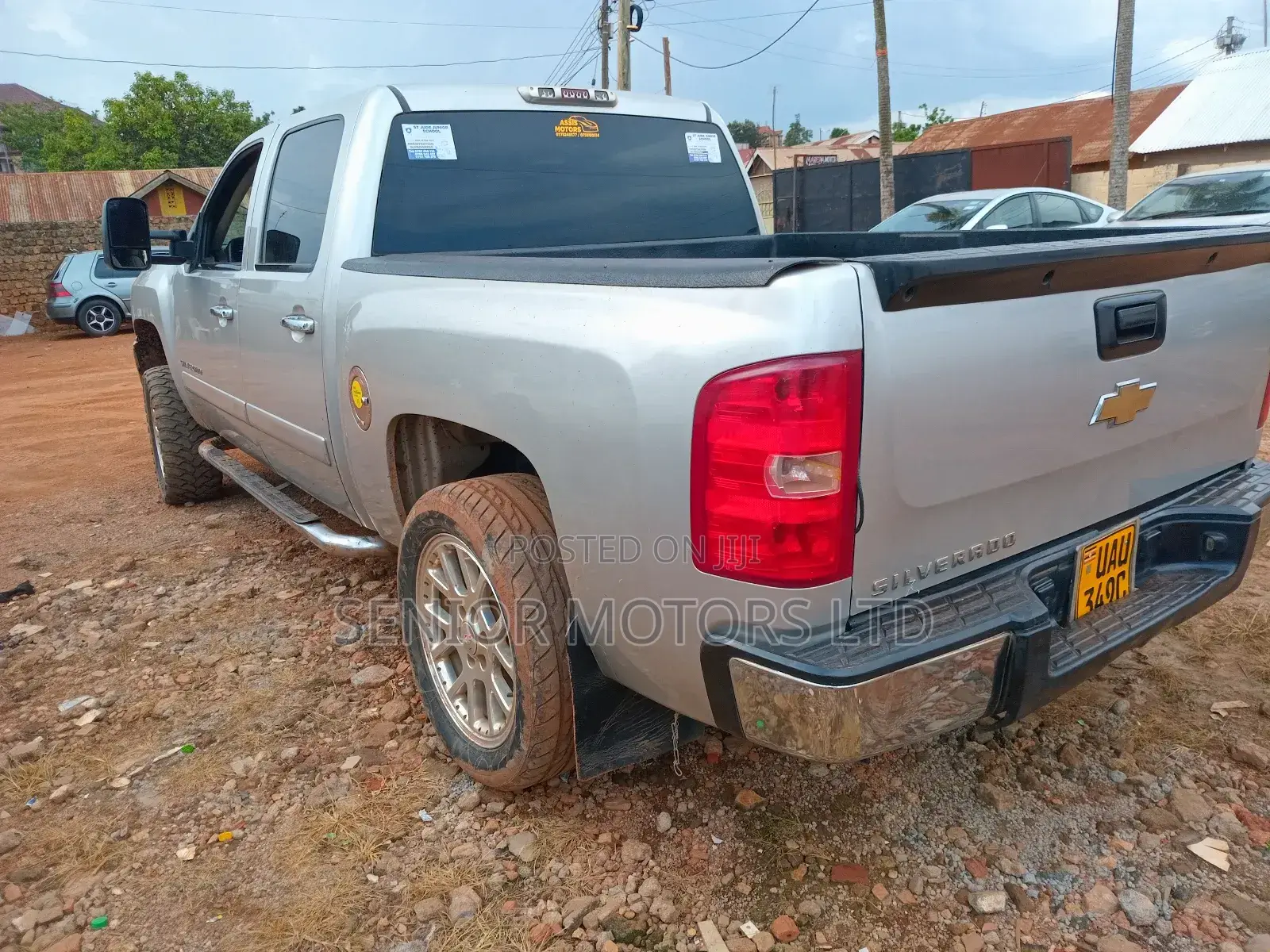 Chevrolet Silverado 2010 Silver