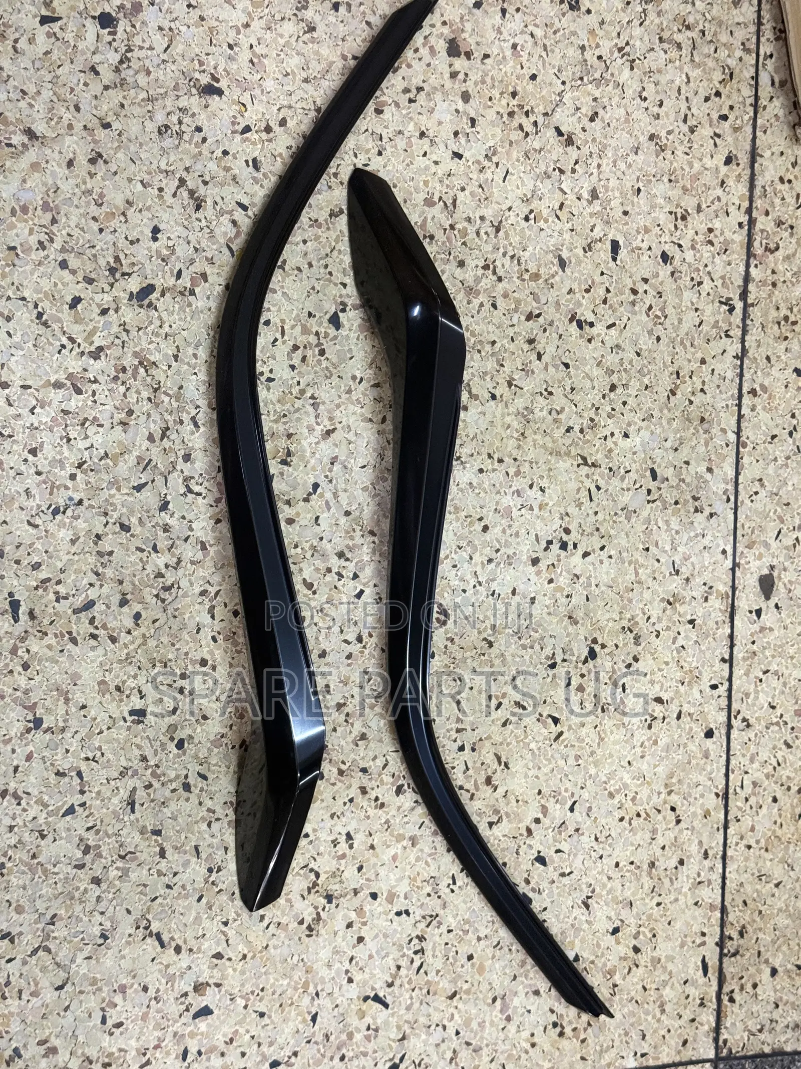 Fortuner Legender 2020 - 2024 Headlight Mouldings