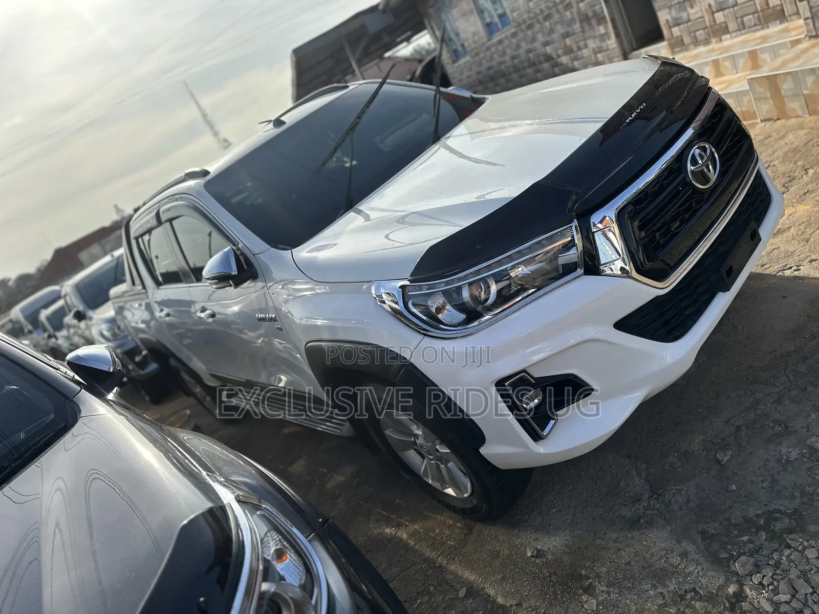 Toyota Hilux Revo Double Cab Deisel 2.4 AWD 2017 White