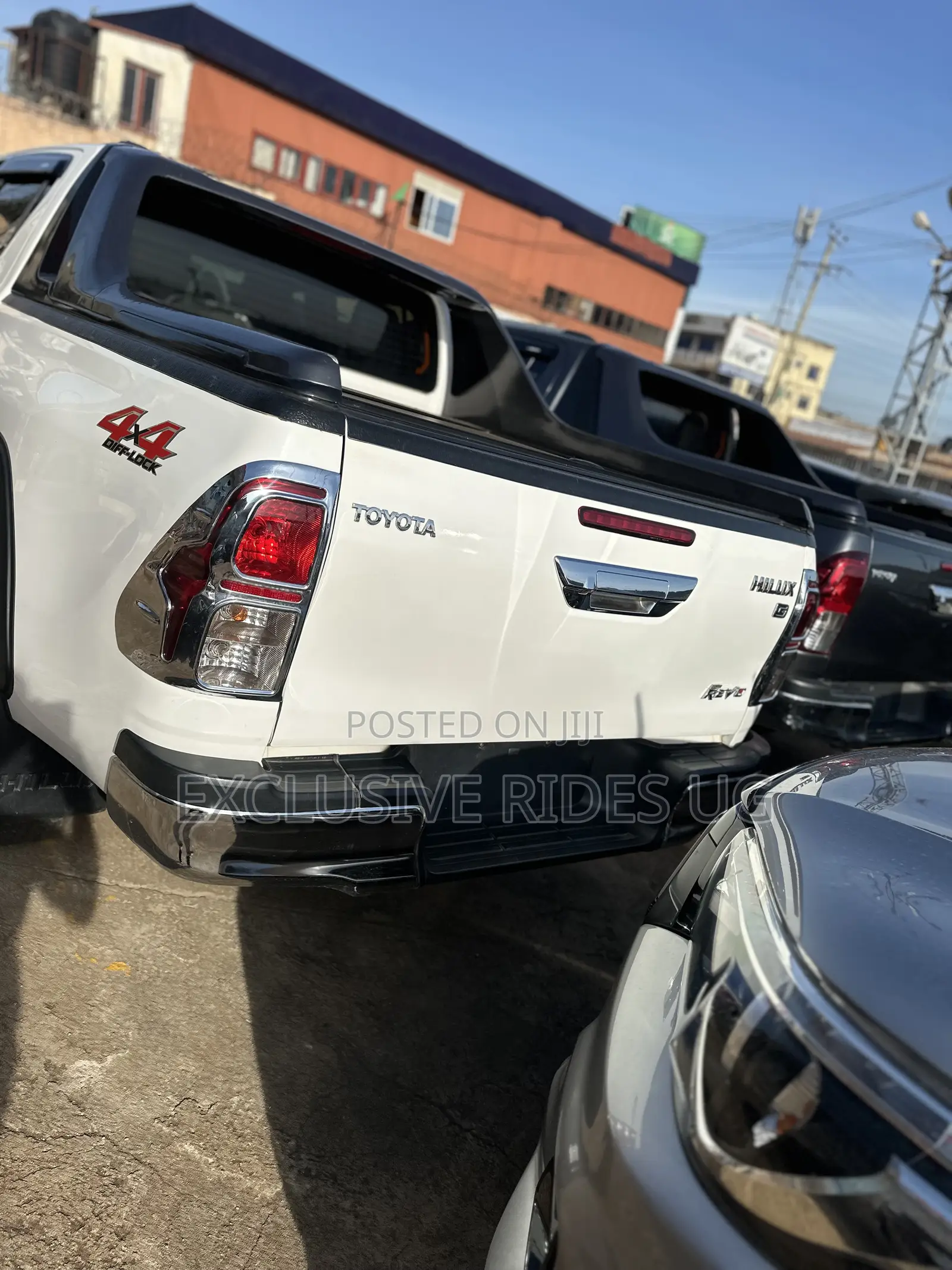 Toyota Hilux Revo Double Cab Deisel 2.4 AWD 2017 White
