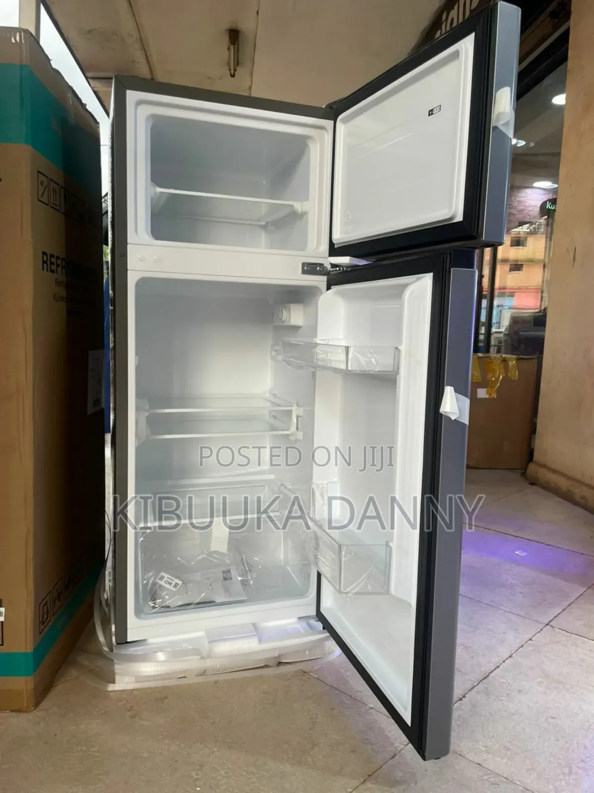Hisence 270l Fridge