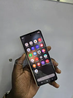 Samsung Galaxy Z Fold4 256 GB Gold
