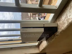 Playstation 4 Standard (White and Black)