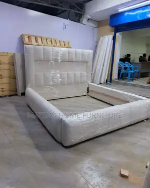 6x6 Fabric/Leather Bed in Light Gray