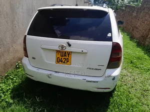 Toyota Corolla Fielder 2004 White