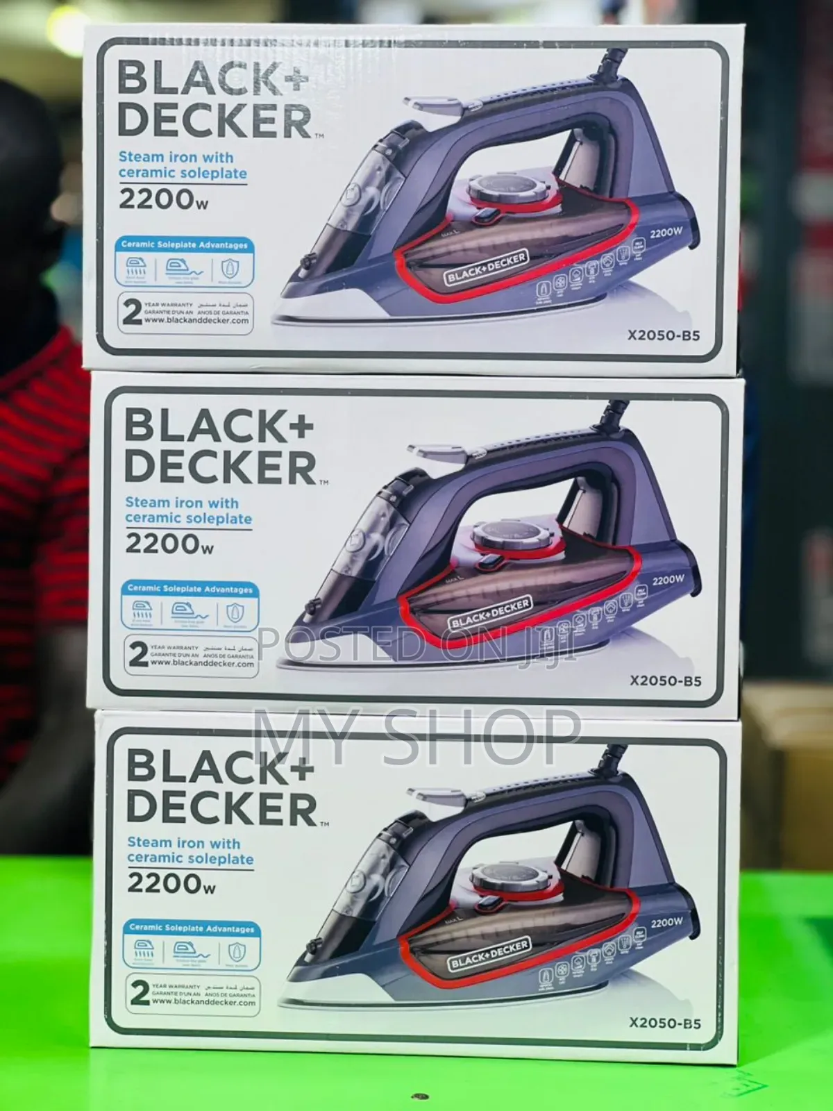Ceramic Steam Iron (Black Decker)
